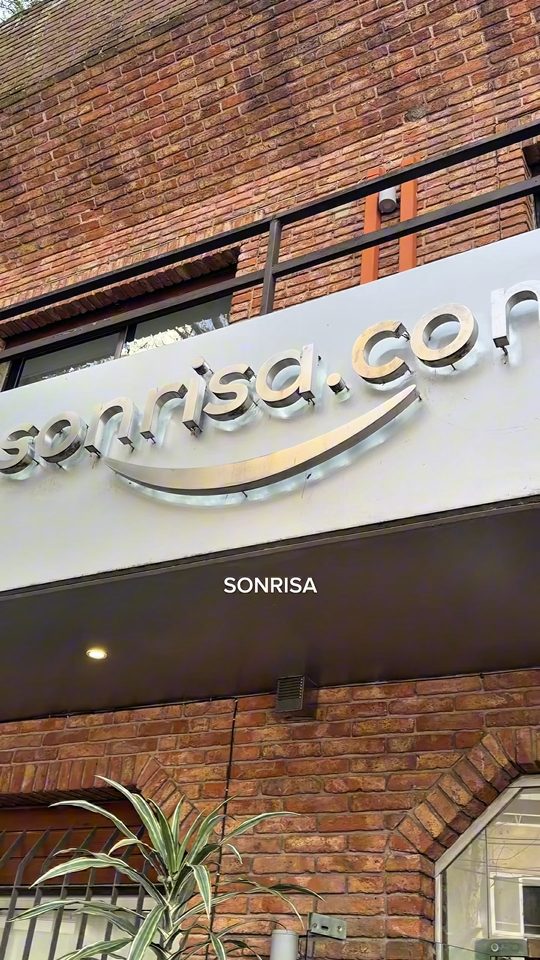 Embajador de Sonrisa cuenta su experiencia con alineadores invisibles