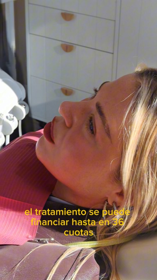 Embajador de Sonrisa cuenta su experiencia con alineadores invisibles